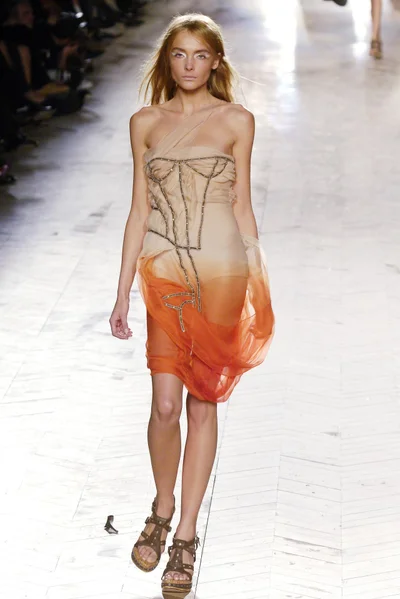Look 24